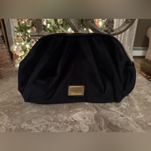 Dolce & Gabbana Handbags - ♠️NWT♠️ Dolce & Gabbana Beauty Bag